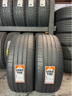 (2) 235/40/19 Michelin