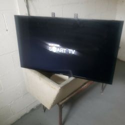 Samsung Smart TV 36 Inch With Wall Mount