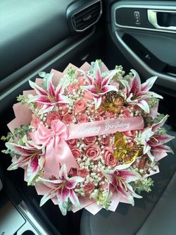 Ramo buchon roses flower bouquet