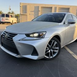 2018 LEXUS IS 300 