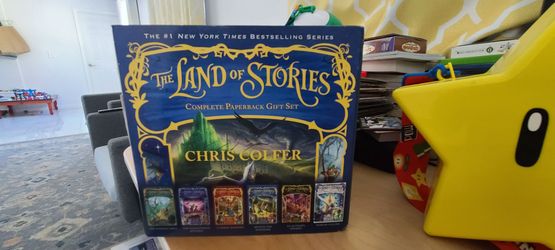 The land of stories complete box set