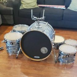 DRUMSET
