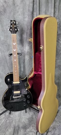 Nice 2010 Dillion DL750 Les Paul Guitar w/Tweed Case!