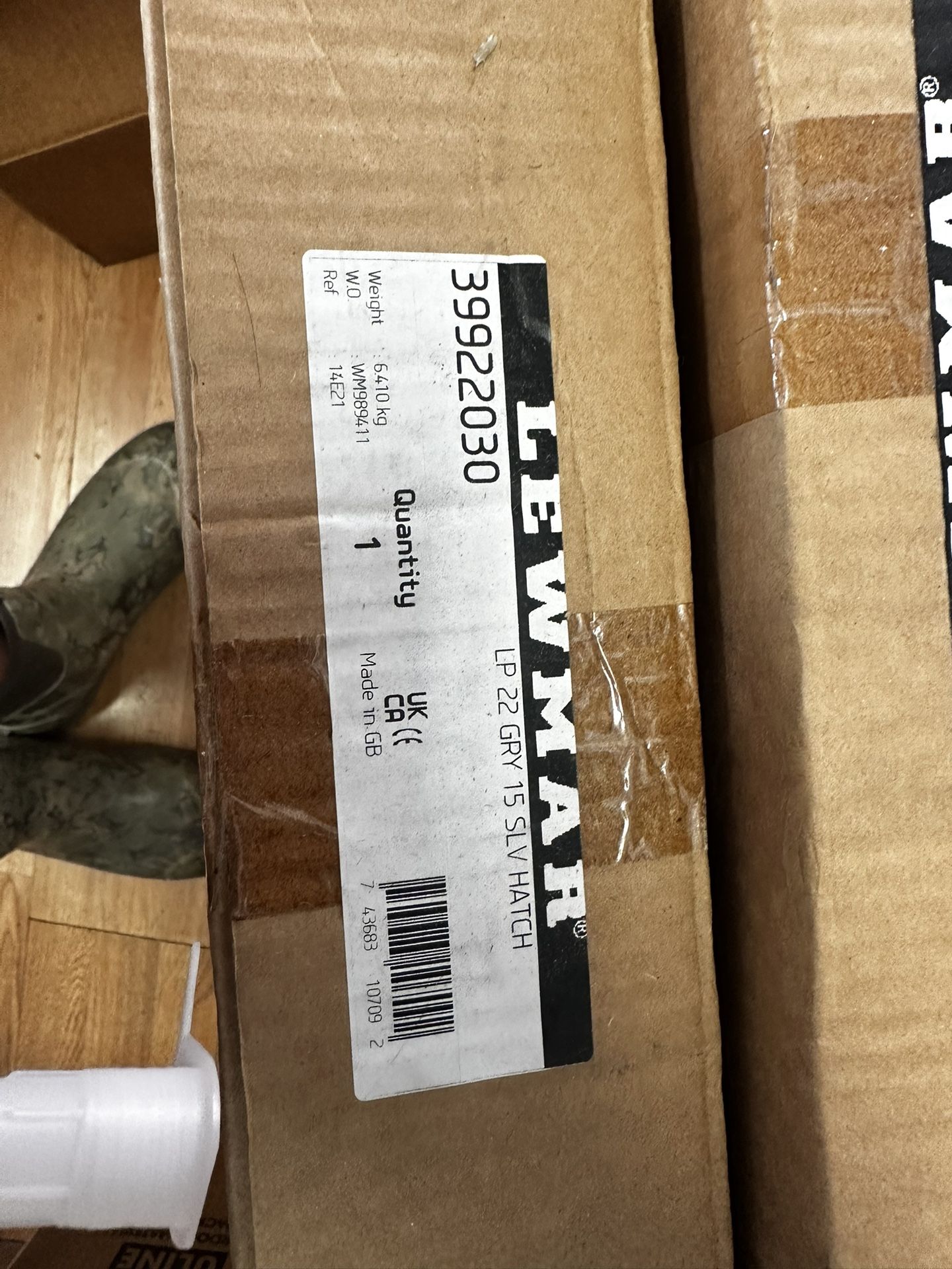 New Lewmar Round Hatch 22