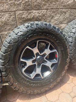 Jeep Rubicon OEM Wheels and Tires