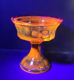 Beautiful Vintage Strawberry Leaf Glass Compote Amberina Glows