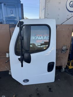 Doors, Driver And Passenger For A M2 106 Freightliner Truck