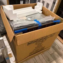 Frigidaire gallery stainless steel wall oven brand new