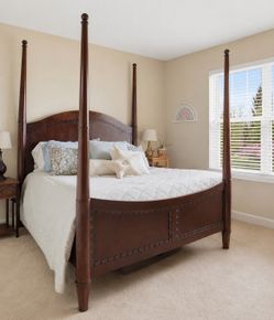 Solid Wood 4-Poster Bedroom Set – Bed, Dresser, Mirror, Chest & 2 Nightstands $300 OBO
