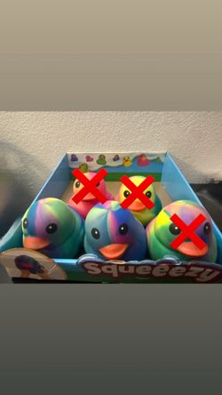 Squeeezy Duck Squishys