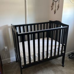 Brand new baby crib (used 3 times ) 
