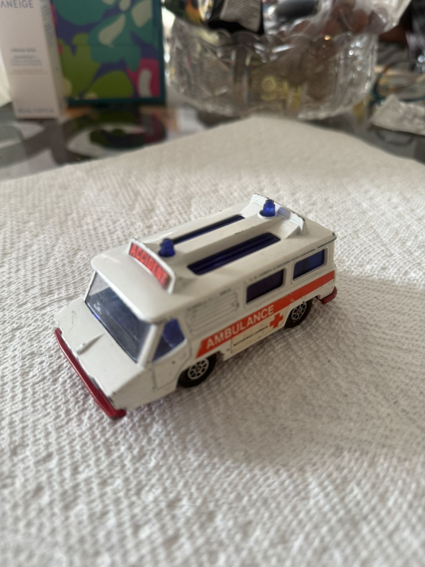 Corgi Motorway Ambulance #700 Diecast Hi-Speed Service #1278081 1:43