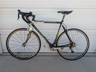 58cm Fuji Team Pro Road Bike