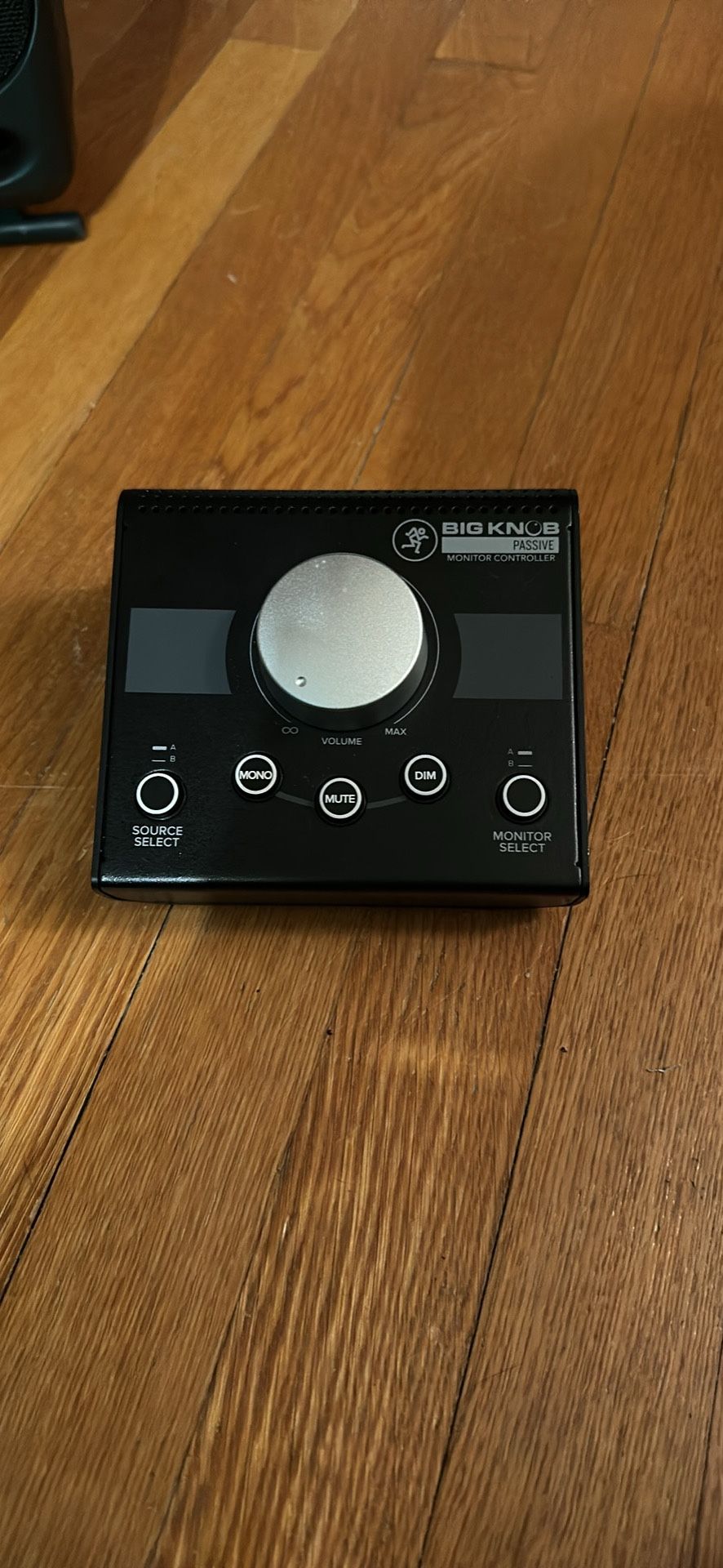 Mackie Big Knob