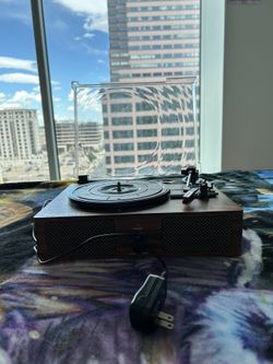 Dreamer Record Player