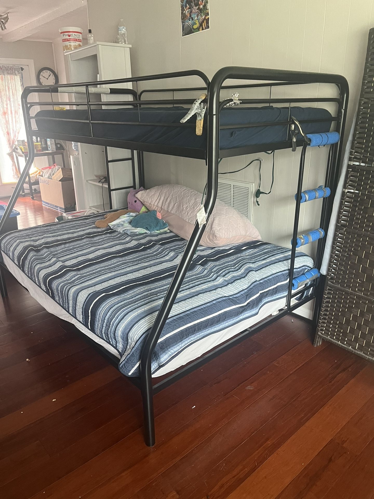 Twin Size Over Full Bunk Bed