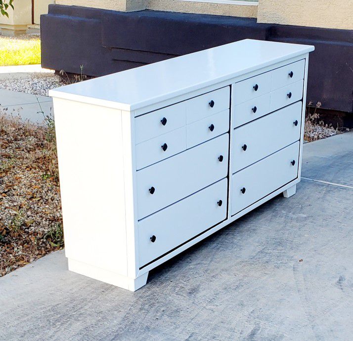 Furniture Dresser 
*** Price Includes Local Delivery ***