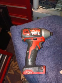 Milwaukee  1/4"HEX IMPACT DRIVER,RED,BLACK