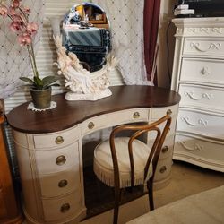 Kidney Shape Vanity / Desk 