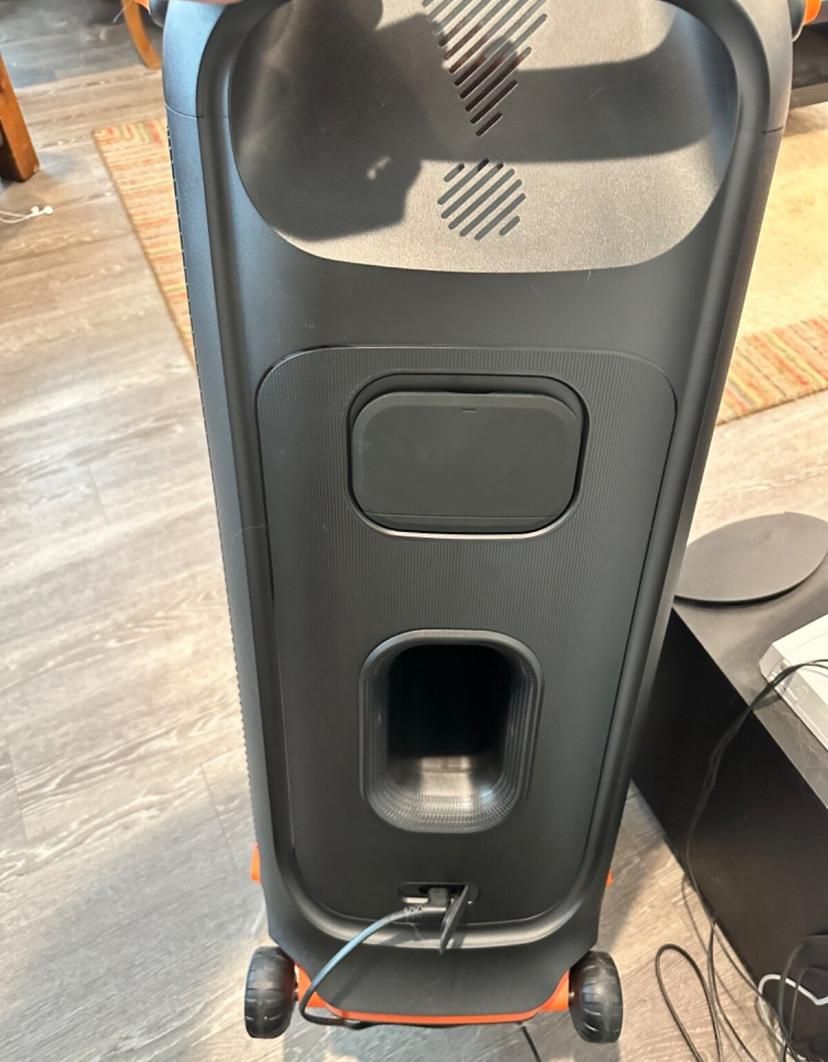 JBL Party Speaker 710