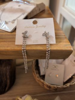 Dangling butterfly earrings