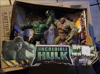 Hasbro Walmart Exclusive The Incredible Hulk Battle In New York Figure Set