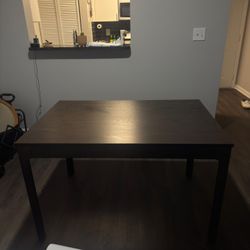 Extendable Table For 8 - Dark Wood- Like New. 