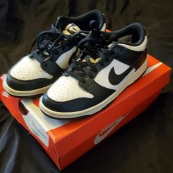 Nike Panda Dunks 