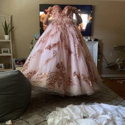 Quince Dress Size 12  Beautiful Dress  Paid 1400ill Take 700