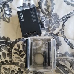 Go Pro Hero 4 - Almont Brand New.