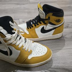 Jordan 1 Yellow Ochre - 8.5 Men