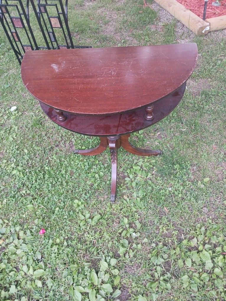 Solid Montgomery Table