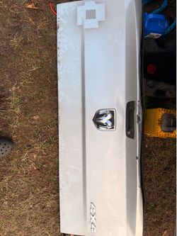 Ram tailgate