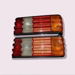 2 x Mercedes W126 Right Tail Light Lens Part #22072 R sedan