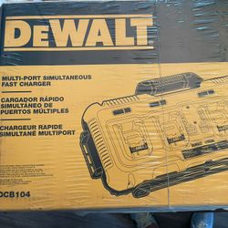 DeWalt 20/60 V Simultaneous 4 Port Charger