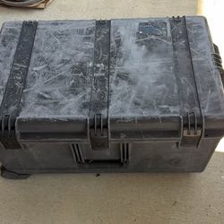 Pelican Large Rolling Hard Shell Transport Case