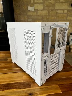 White Mid-Tower ATX PC Case