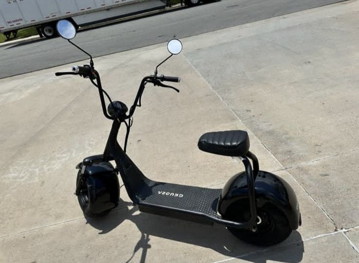 Brand New E-motor Big Scooter With Fat Tires