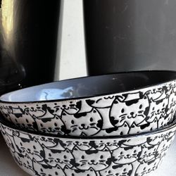 -Litter box -Litter Genie + disposal bags  -2 Cat bowls  