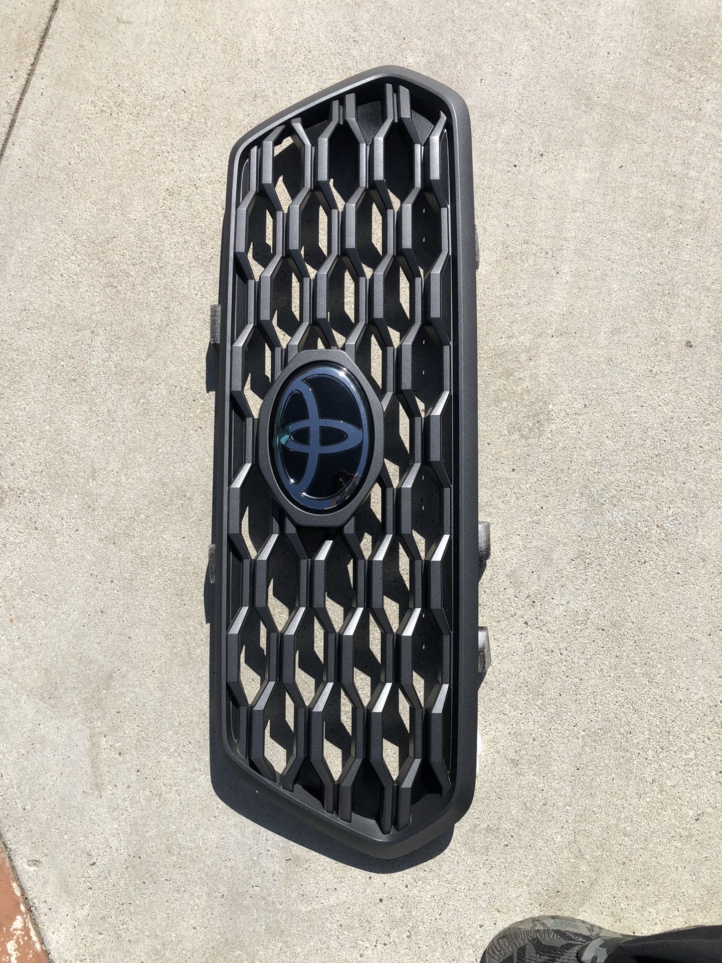 2020 Toyota Tacoma TRD OEM Grill