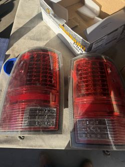 2 Back Lights For 2011 Dodge RAM 3500 Dully 
