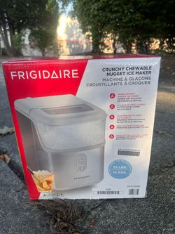 Frigidaire crunchy chewable nugget ice maker