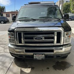 2014 Ford E150 XLT 