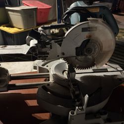 🔧 Sliding Compound Miter Saw – Works Good 