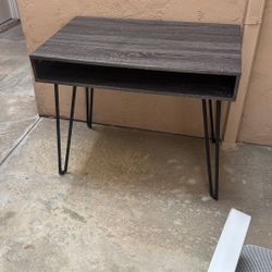Small Stylish Desk 