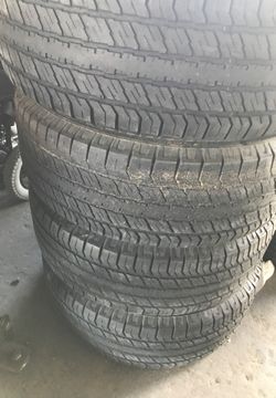 4 llantas 265 70 16 Las 4 por $100 solo las llantas 60 de vida