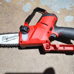 Milwaukee M12 6" Hatchet