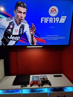 Playstation 4 slim