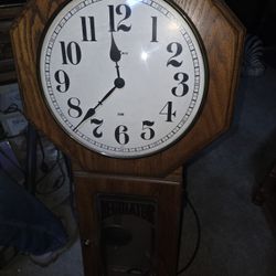 Large Miller Beer Tavern Wall Clock – Vintage Bar Decor