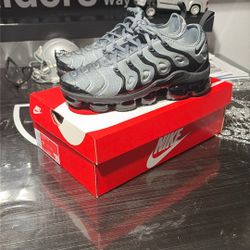 Nike VAPORMAX PLUS 